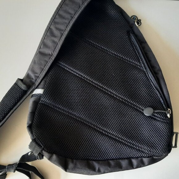 Volvo Sling/Crossbody Bag - Picture 4 of 4